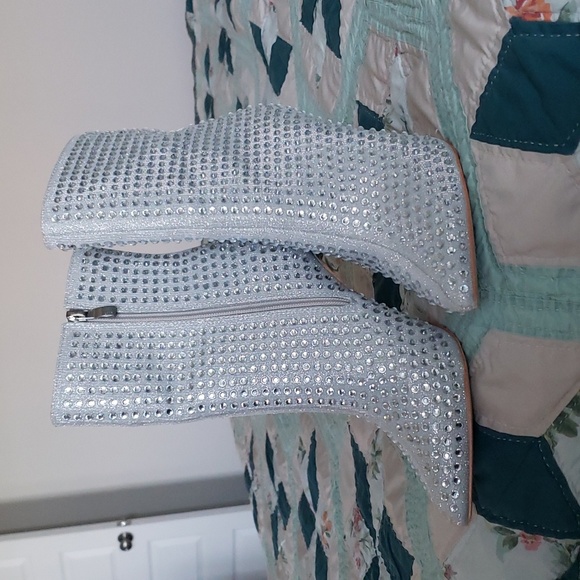 Elditas Womens Sparkle Rhinestone Booties - Picture 3 of 5